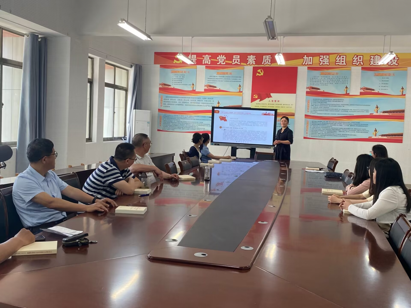 化學工程系黨支部開展學習《習近平總書記在中央政治局 第五次集體學習時重要講話精神》主題黨日活動